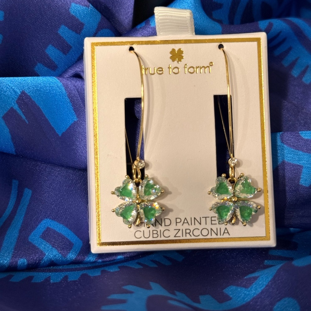 Four-Leaf Clover Earrings – Elegant Emerald and Crystal Stones - Picture 6 of 6